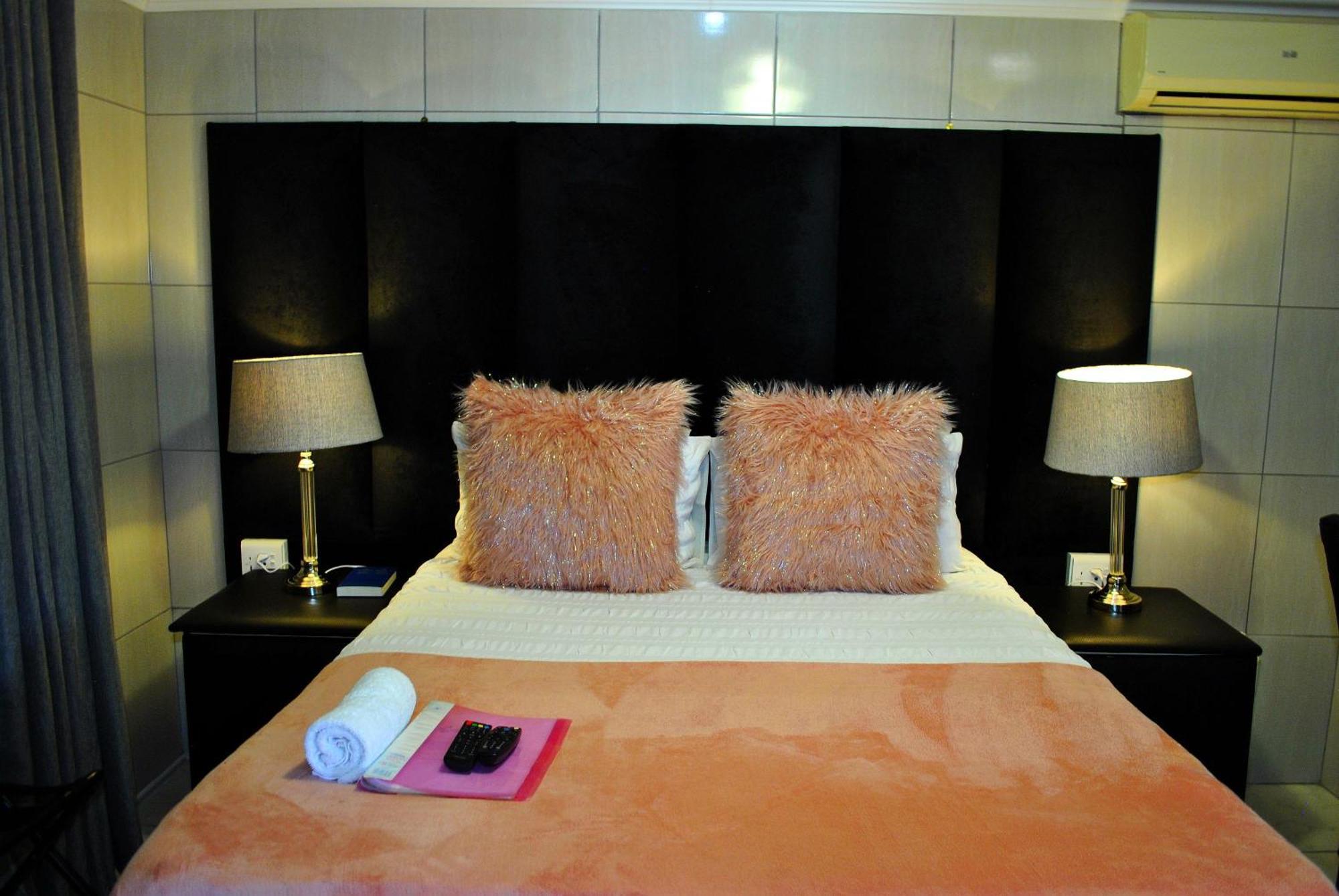 טזאנין Lapologa Bed & Breakfast מראה חיצוני תמונה