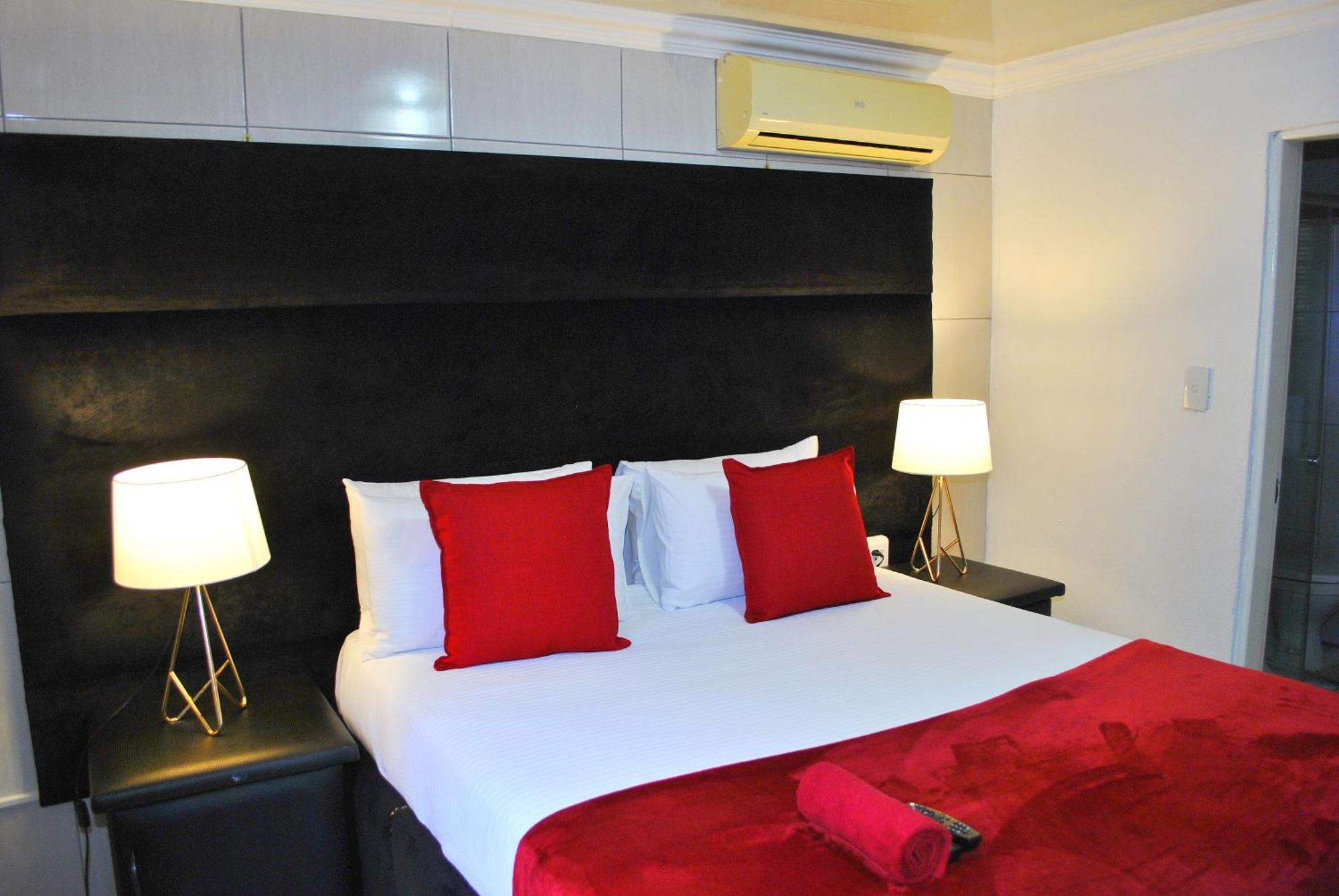 טזאנין Lapologa Bed & Breakfast מראה חיצוני תמונה