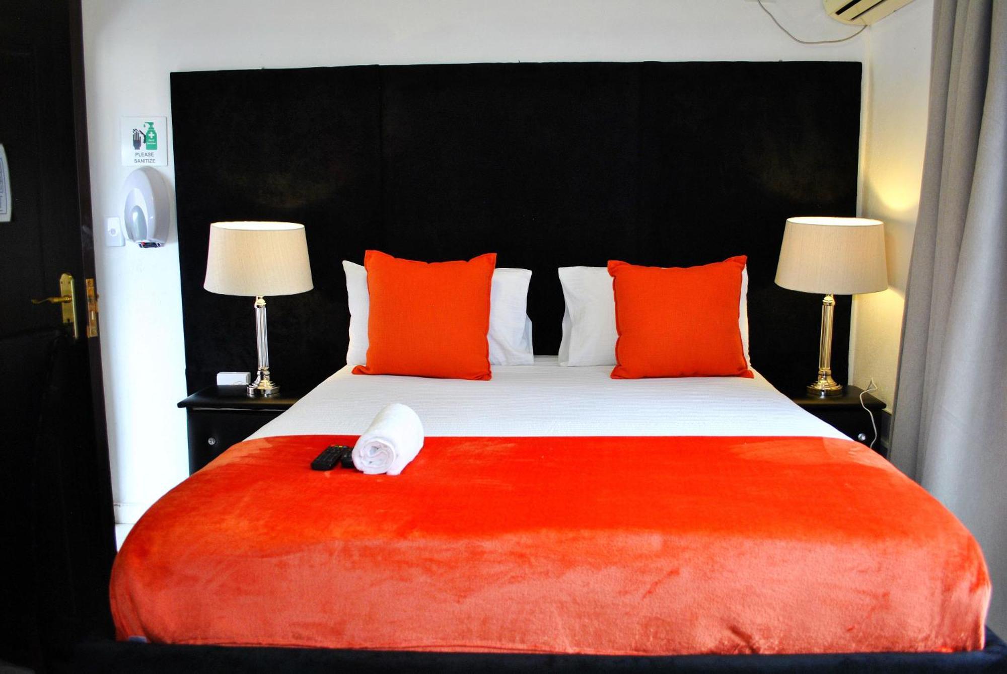 טזאנין Lapologa Bed & Breakfast מראה חיצוני תמונה
