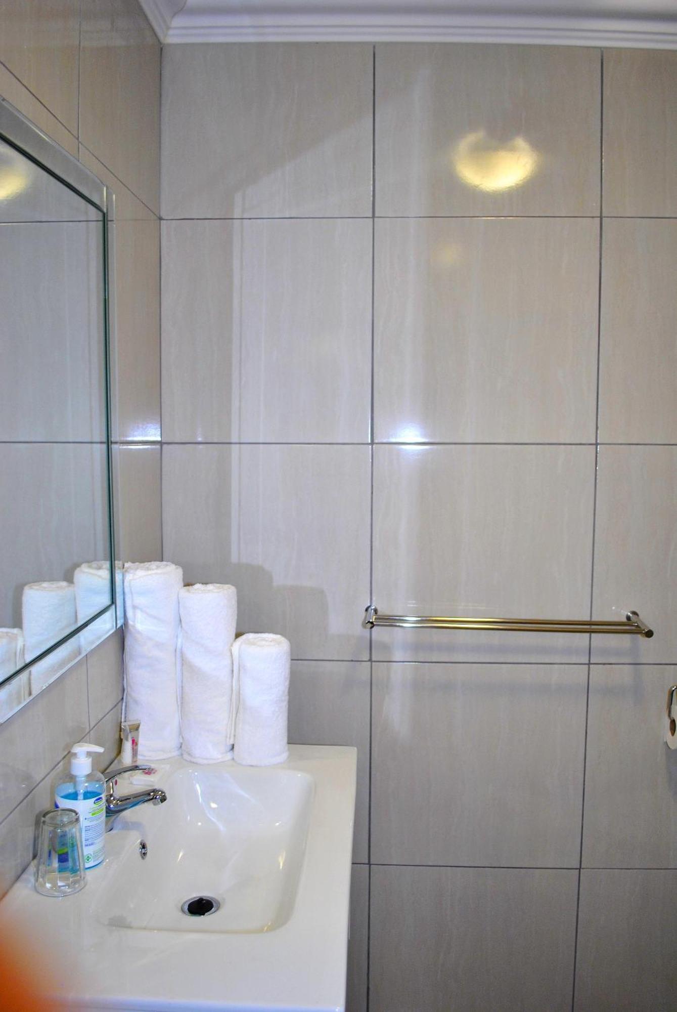 טזאנין Lapologa Bed & Breakfast מראה חיצוני תמונה