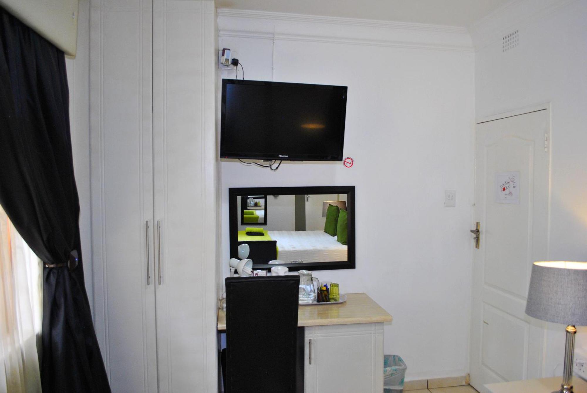 טזאנין Lapologa Bed & Breakfast מראה חיצוני תמונה