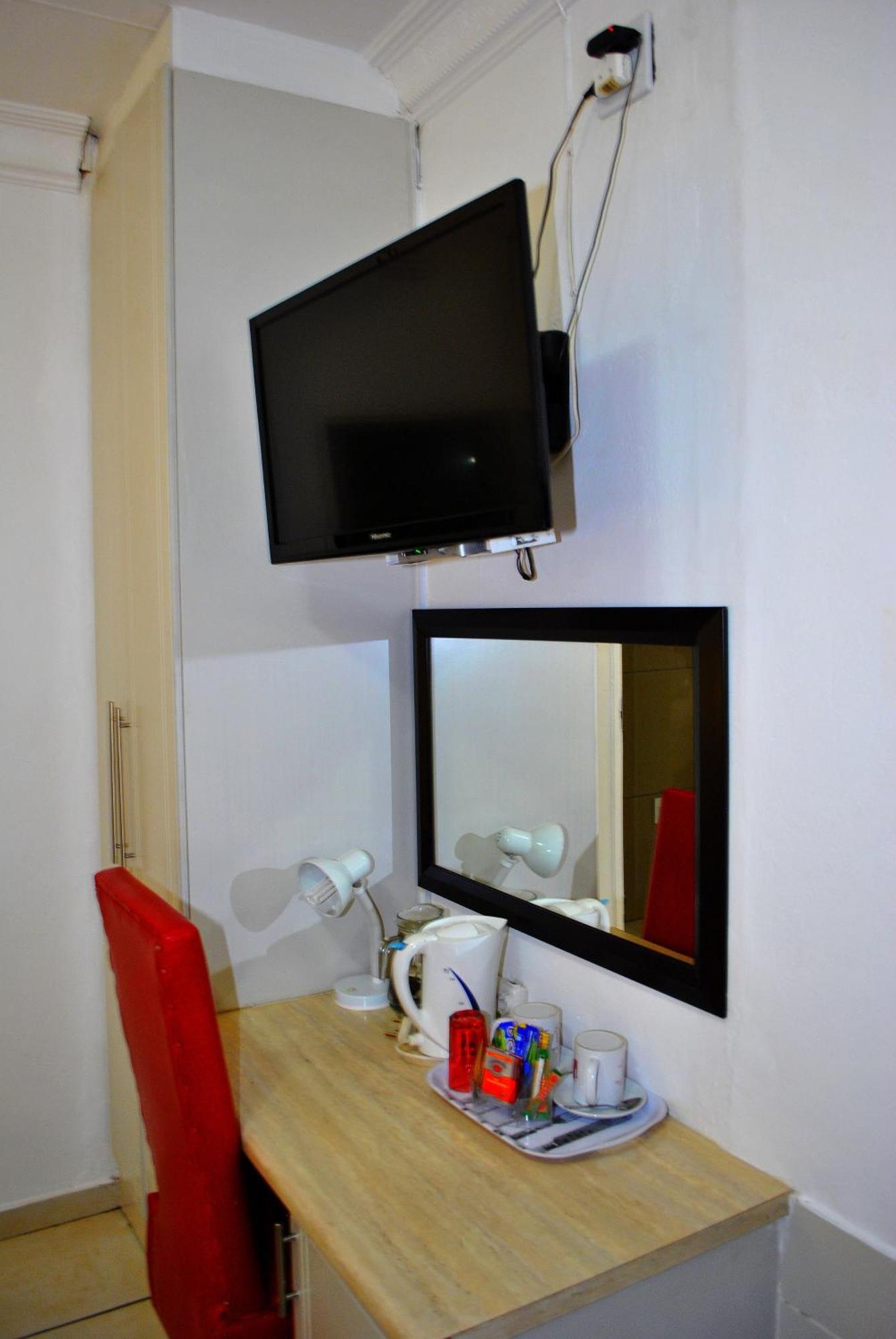 טזאנין Lapologa Bed & Breakfast מראה חיצוני תמונה