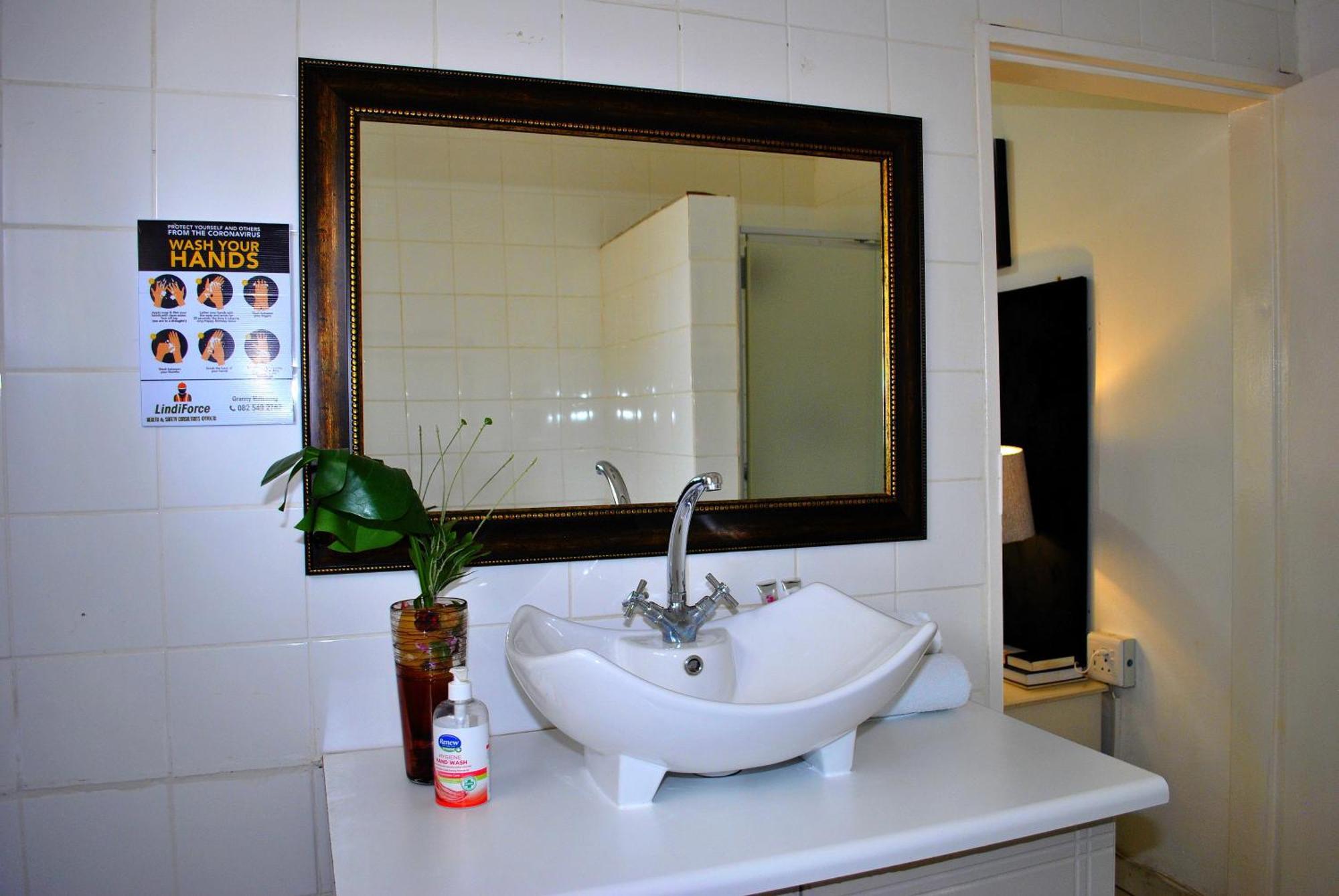טזאנין Lapologa Bed & Breakfast מראה חיצוני תמונה