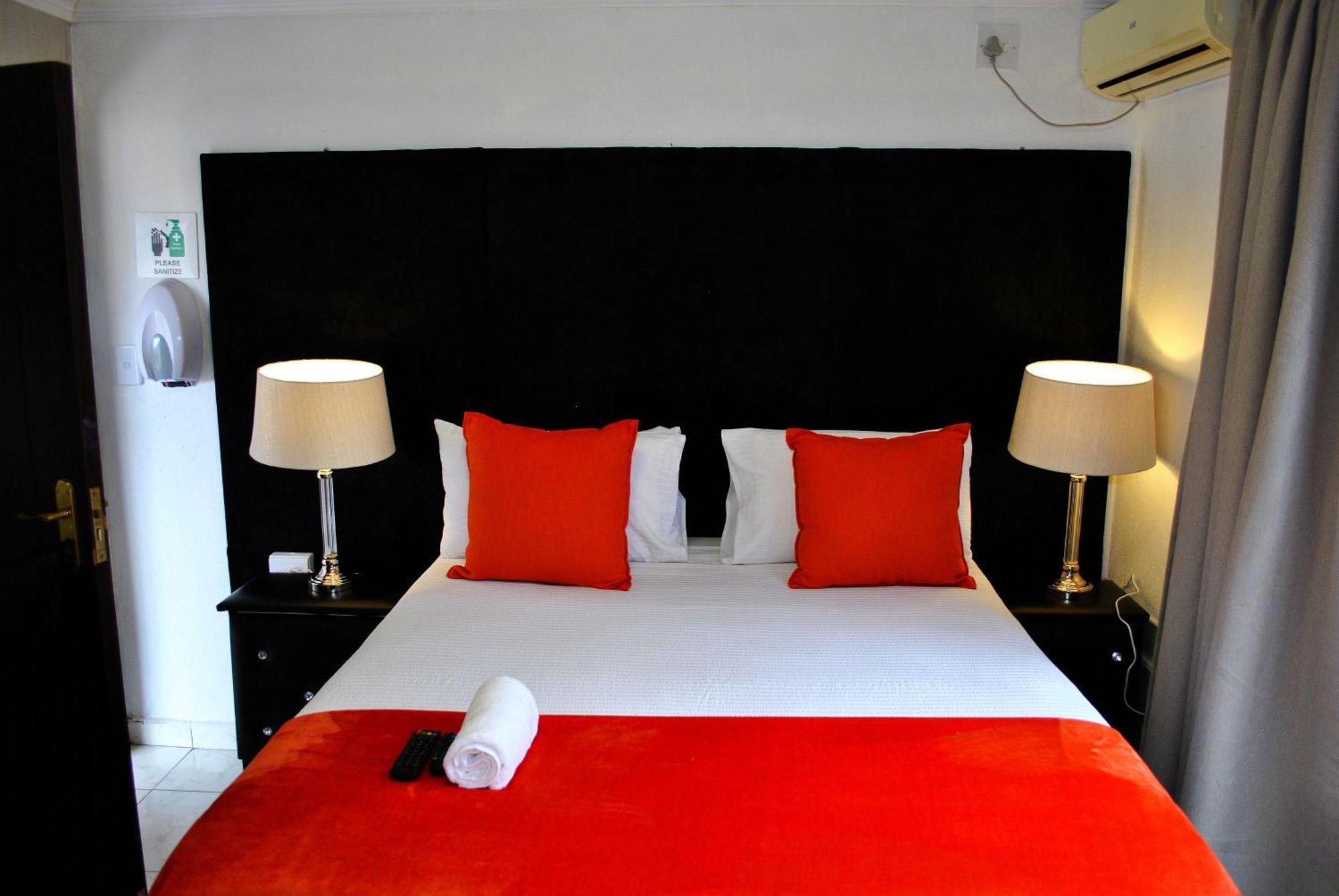 טזאנין Lapologa Bed & Breakfast מראה חיצוני תמונה
