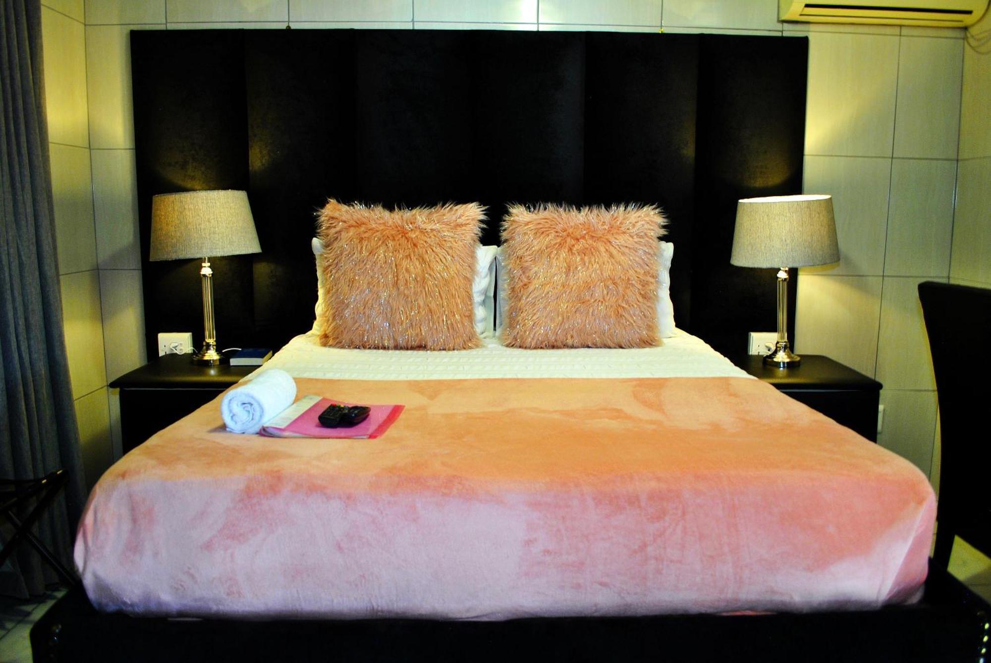 טזאנין Lapologa Bed & Breakfast מראה חיצוני תמונה