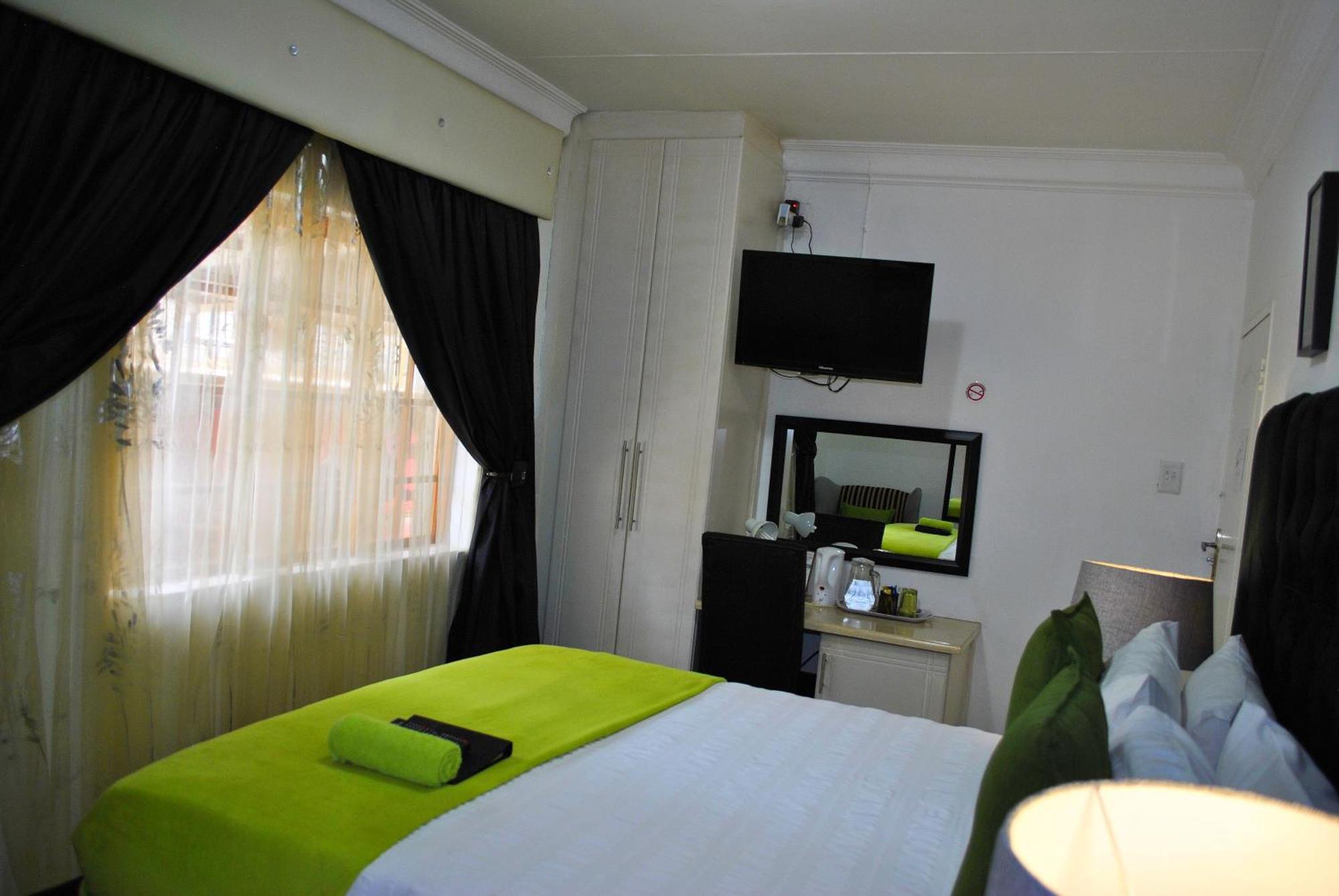 טזאנין Lapologa Bed & Breakfast מראה חיצוני תמונה