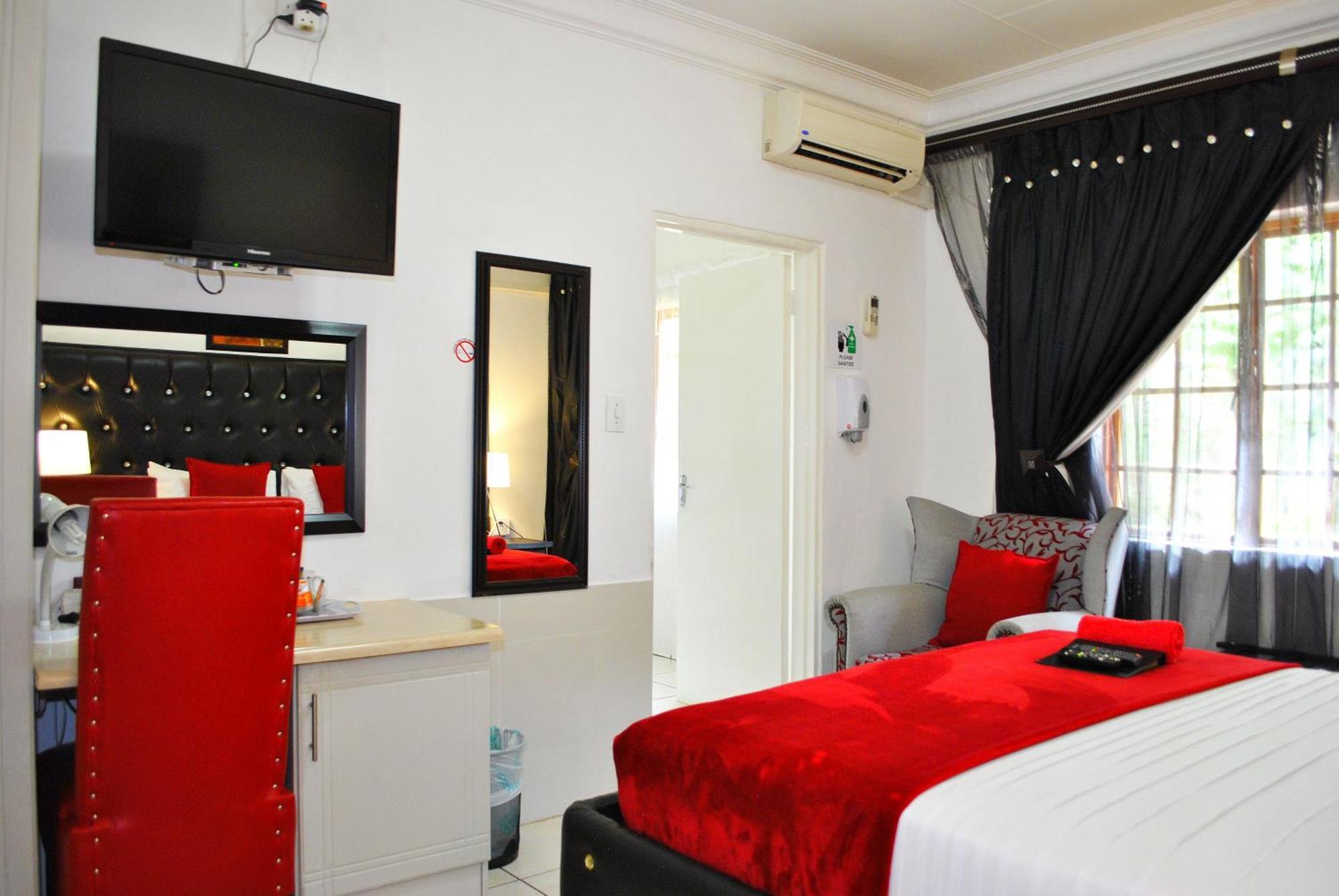 טזאנין Lapologa Bed & Breakfast מראה חיצוני תמונה