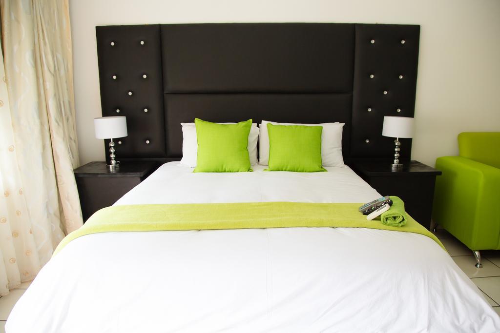 טזאנין Lapologa Bed & Breakfast חדר תמונה
