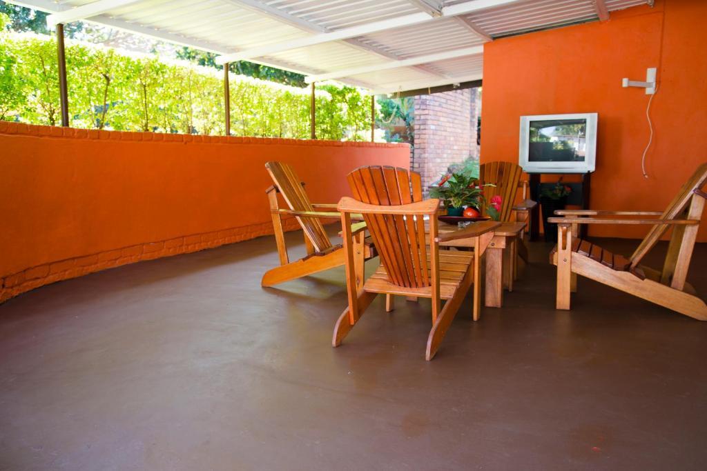 טזאנין Lapologa Bed & Breakfast מראה חיצוני תמונה