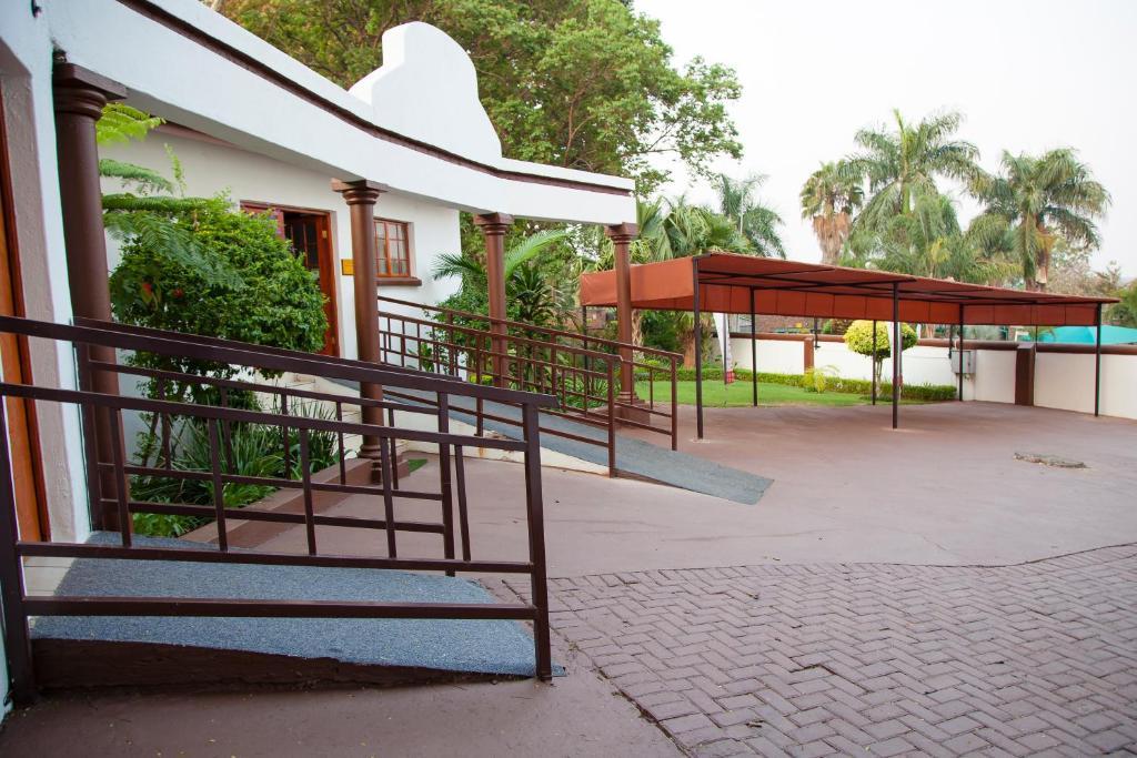 טזאנין Lapologa Bed & Breakfast חדר תמונה