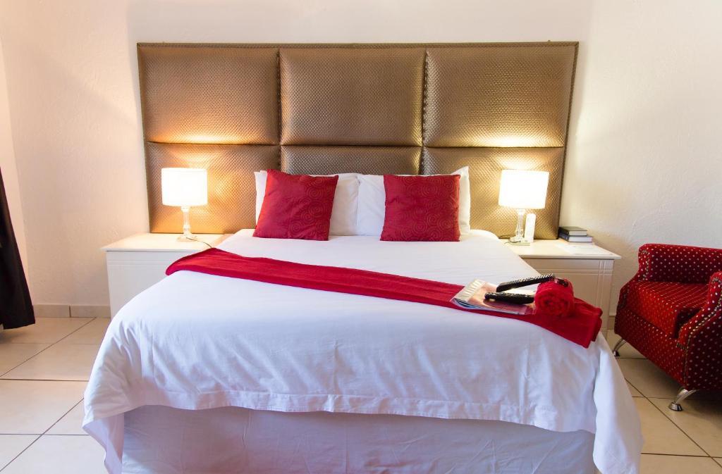 טזאנין Lapologa Bed & Breakfast חדר תמונה