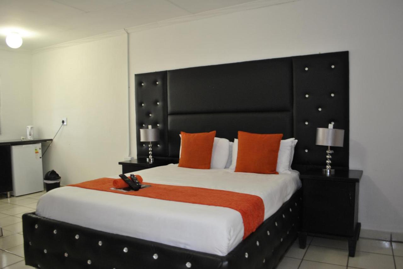 טזאנין Lapologa Bed & Breakfast מראה חיצוני תמונה